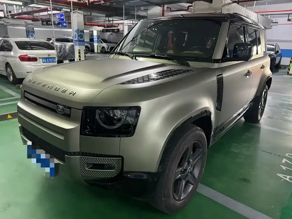 Land Rover Defender — фото 1