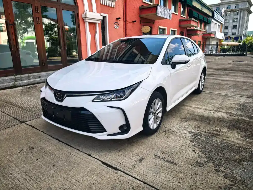 Toyota Corolla — фото 1