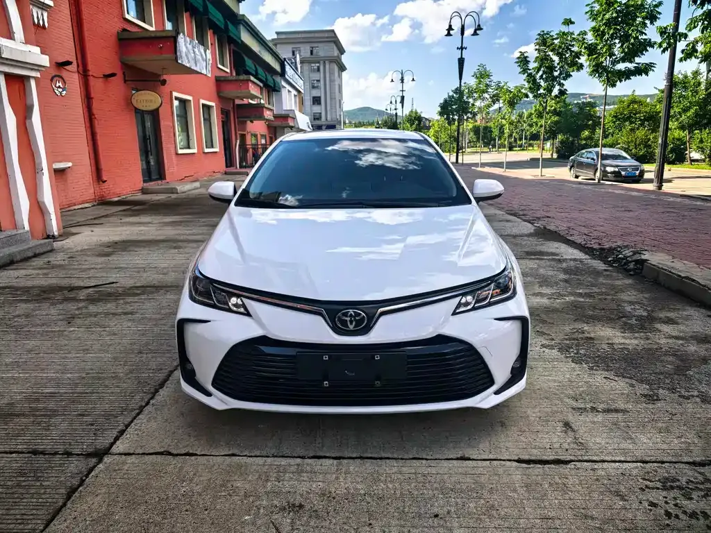 Toyota Corolla — фото 6