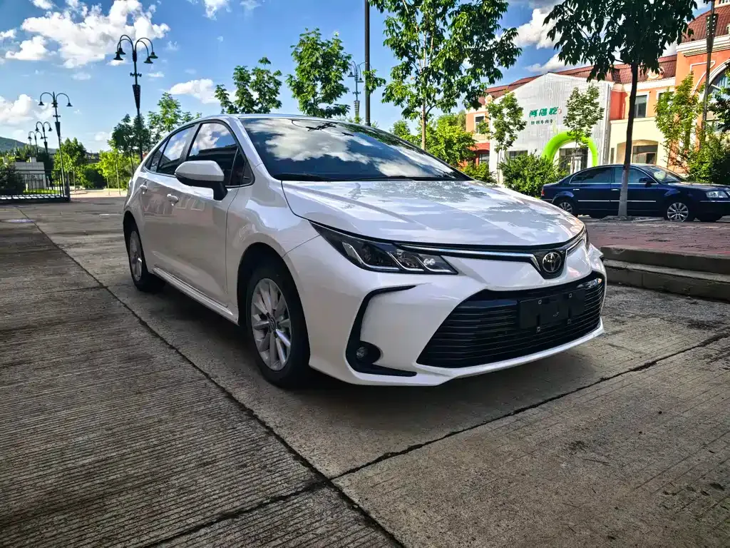 Toyota Corolla — фото 9