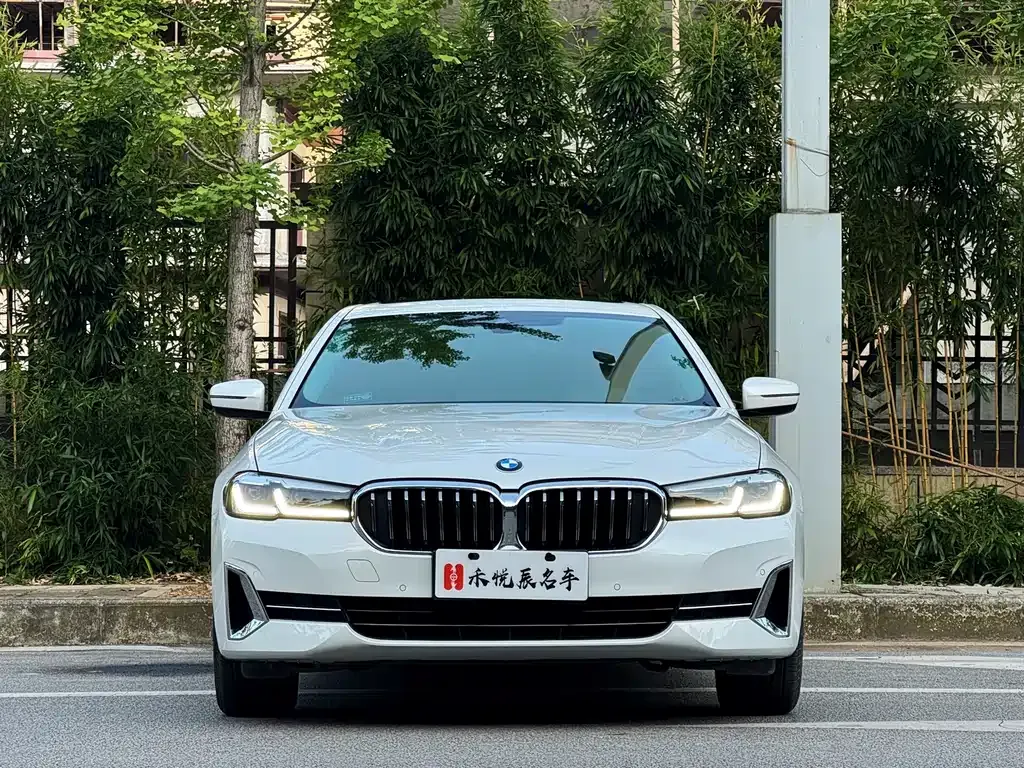 BMW 5 Series — фото 7