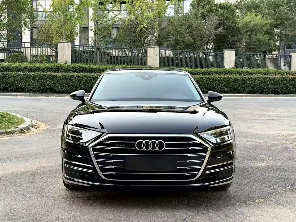 Audi A8 — фото 7