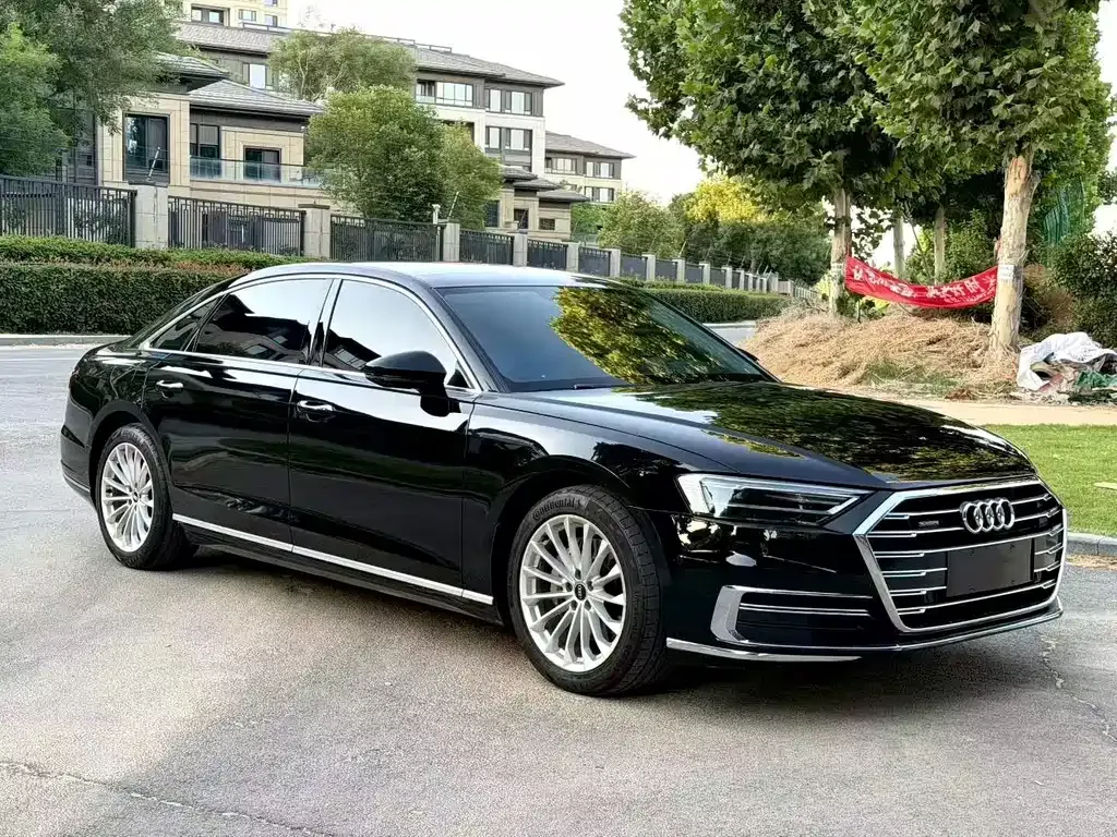 Audi A8 — фото 8