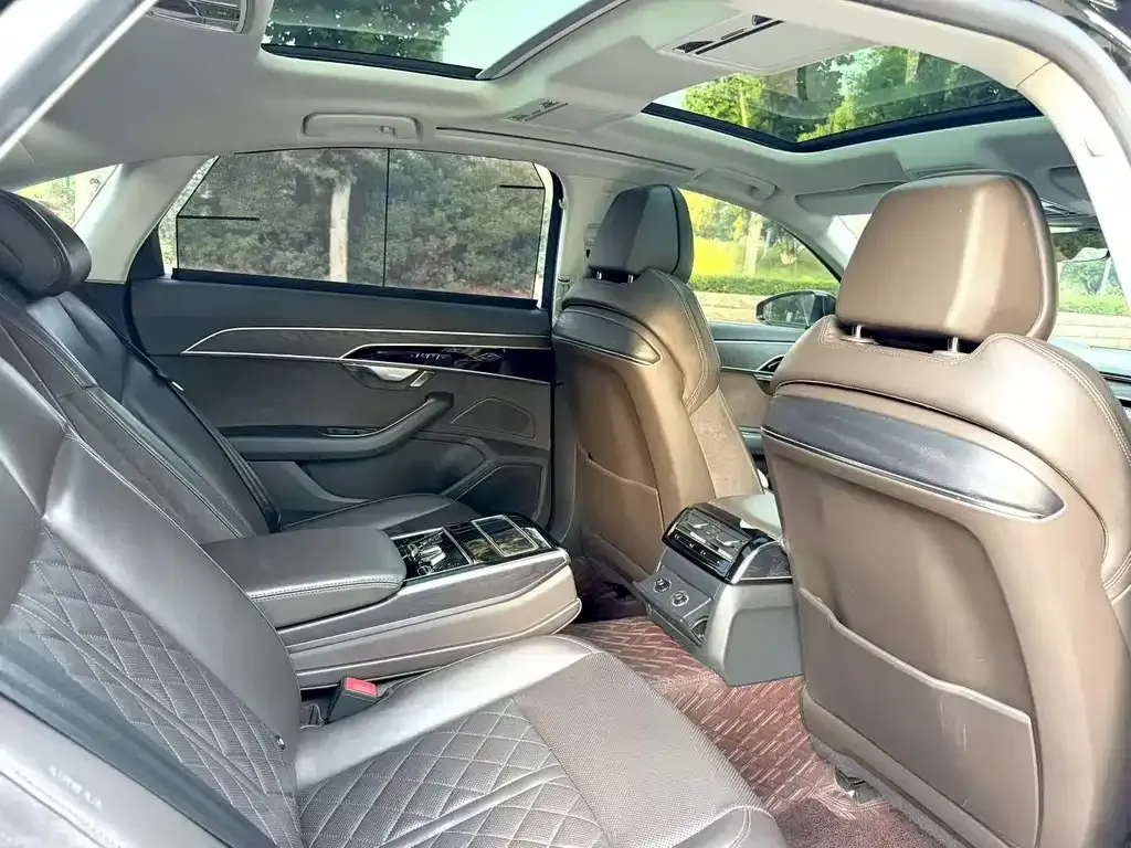 Audi A8 — фото 2