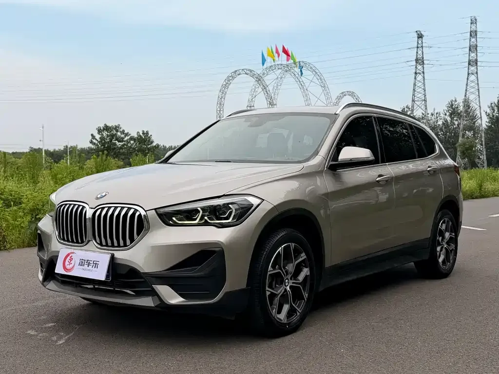 BMW X1 — фото 1