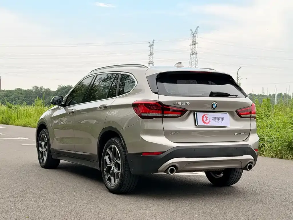 BMW X1 — фото 5