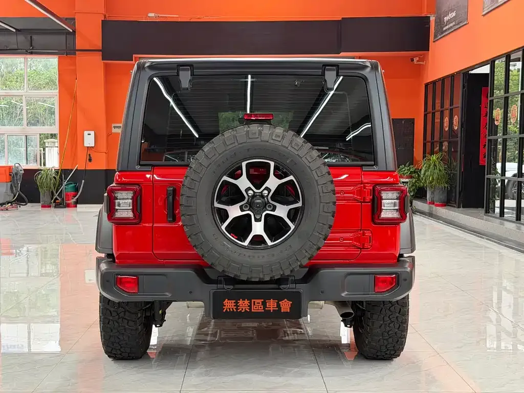 Jeep Wrangler — фото 4