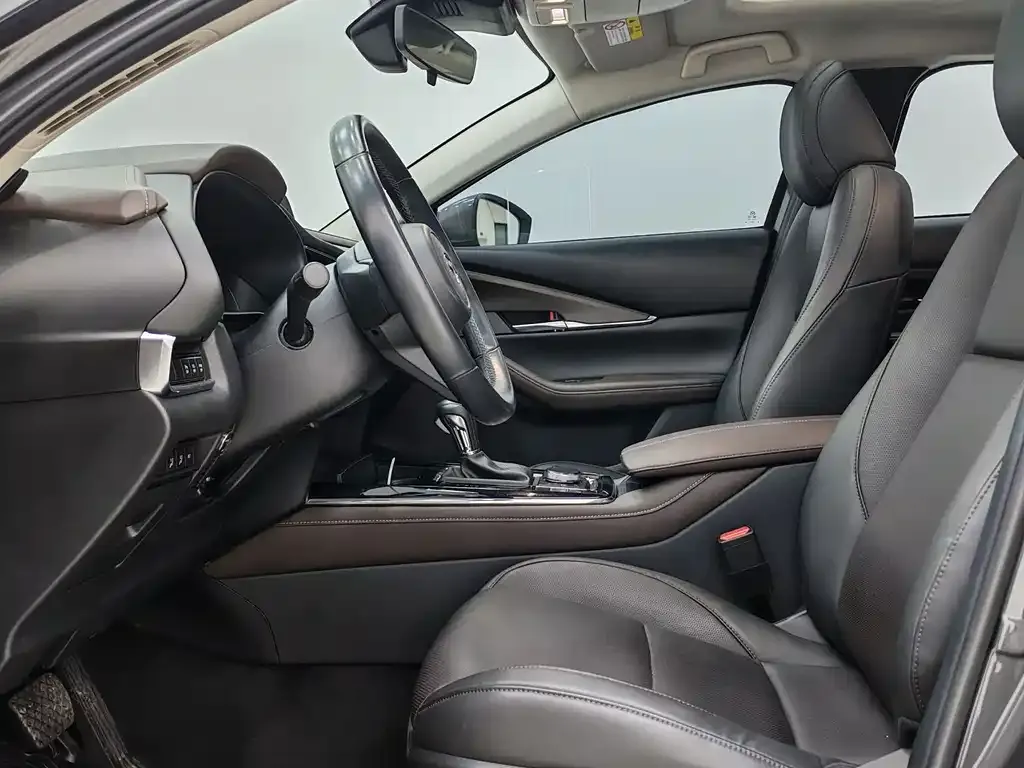 Mazda CX-30 — фото 10