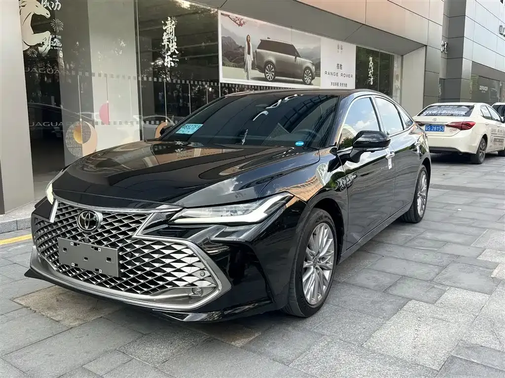 Toyota Avalon — фото 1