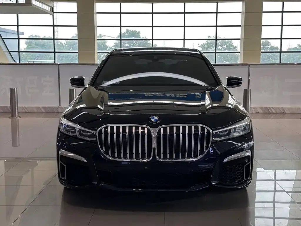 BMW 7 Series 2022 из CN, фото 3