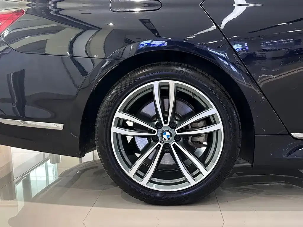 BMW 7 Series 2022 из CN, фото 6