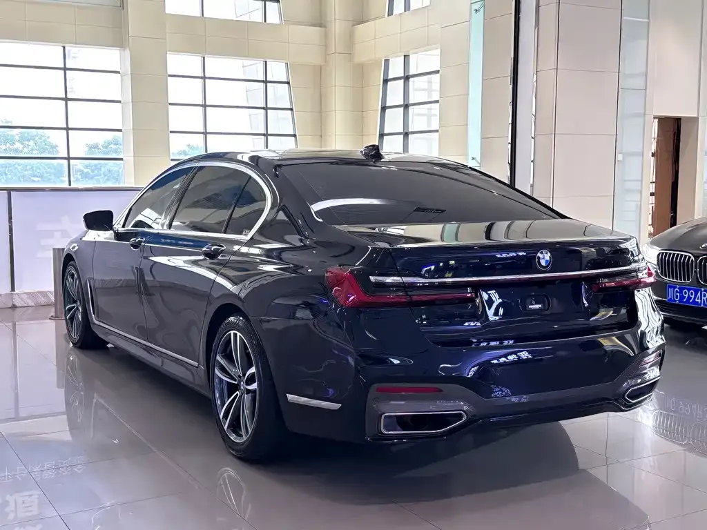 BMW 7 Series 2022 из CN, фото 9