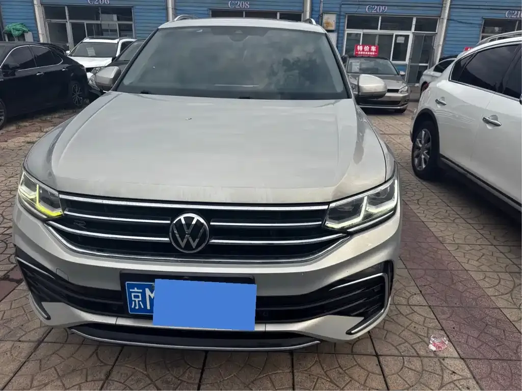 Volkswagen Tiguan L — фото 4