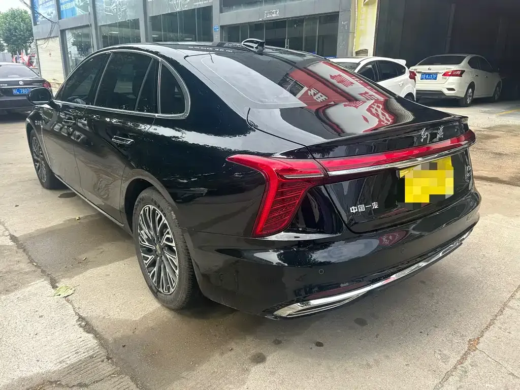 Hongqi H5 — фото 3