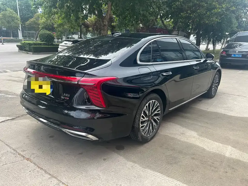 Hongqi H5 — фото 10