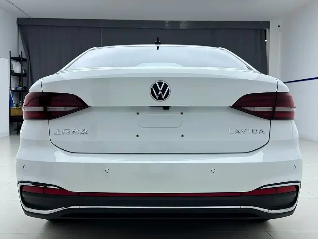 Volkswagen Lavida — фото 3