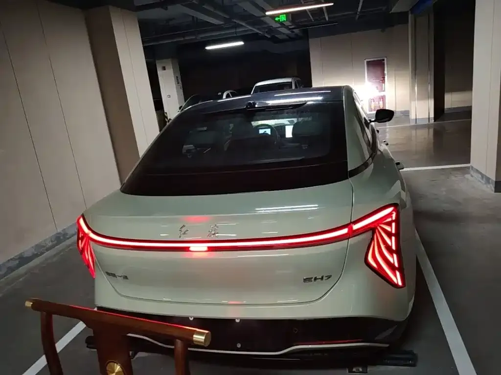Hongqi EH7 2026 из CN, фото 2