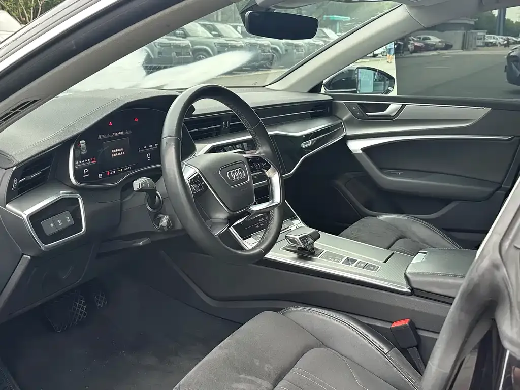 Audi A7L 2024 из CN, фото 2