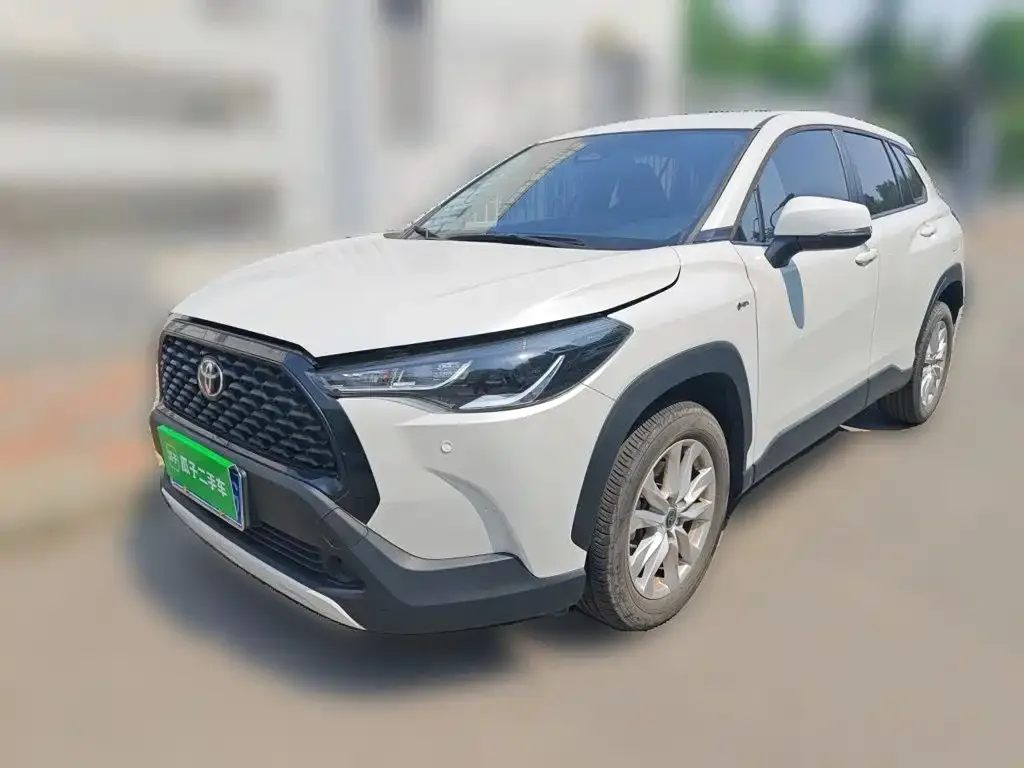 Toyota Corolla Cross — фото 1