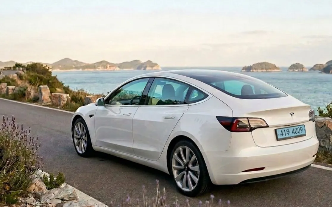 Tesla Model 3 — фото 3