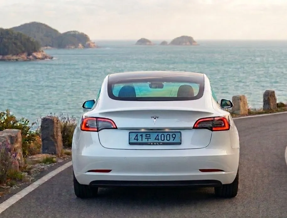 Tesla Model 3 — фото 4