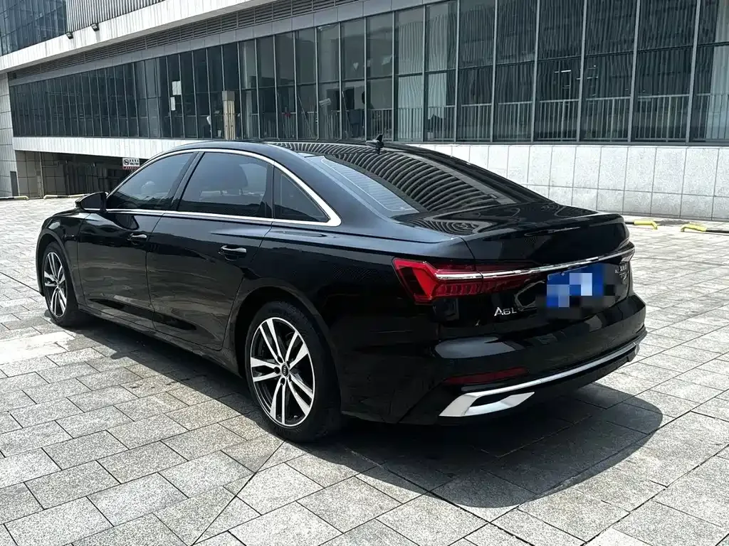 Audi A6L — фото 10