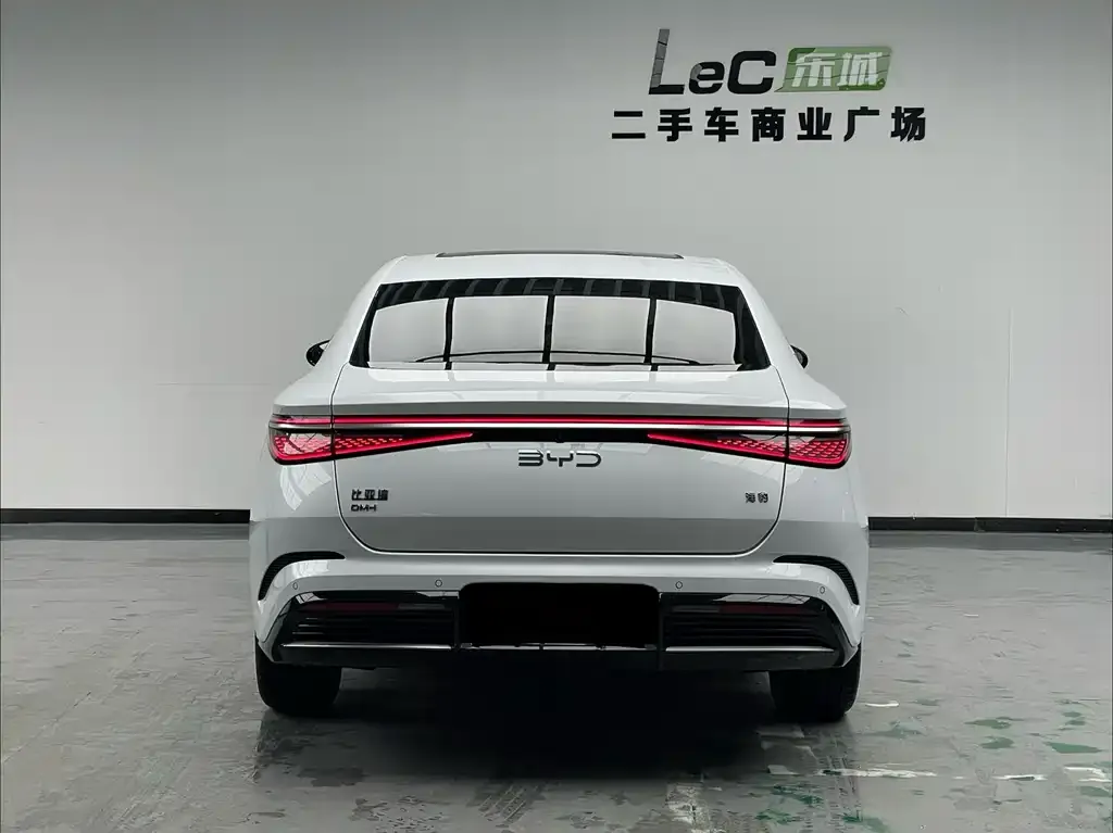 BYD Seal — фото 3