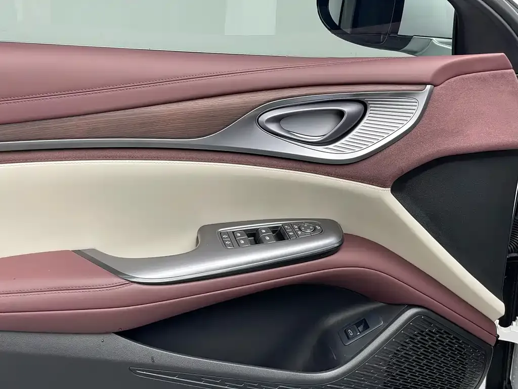 BYD Seal — фото 8