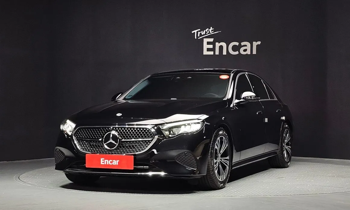 Mercedes-Benz E-Class — фото 1