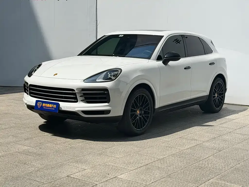 Porsche Cayenne — фото 1