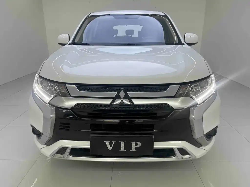 Mitsubishi Outlander — фото 4