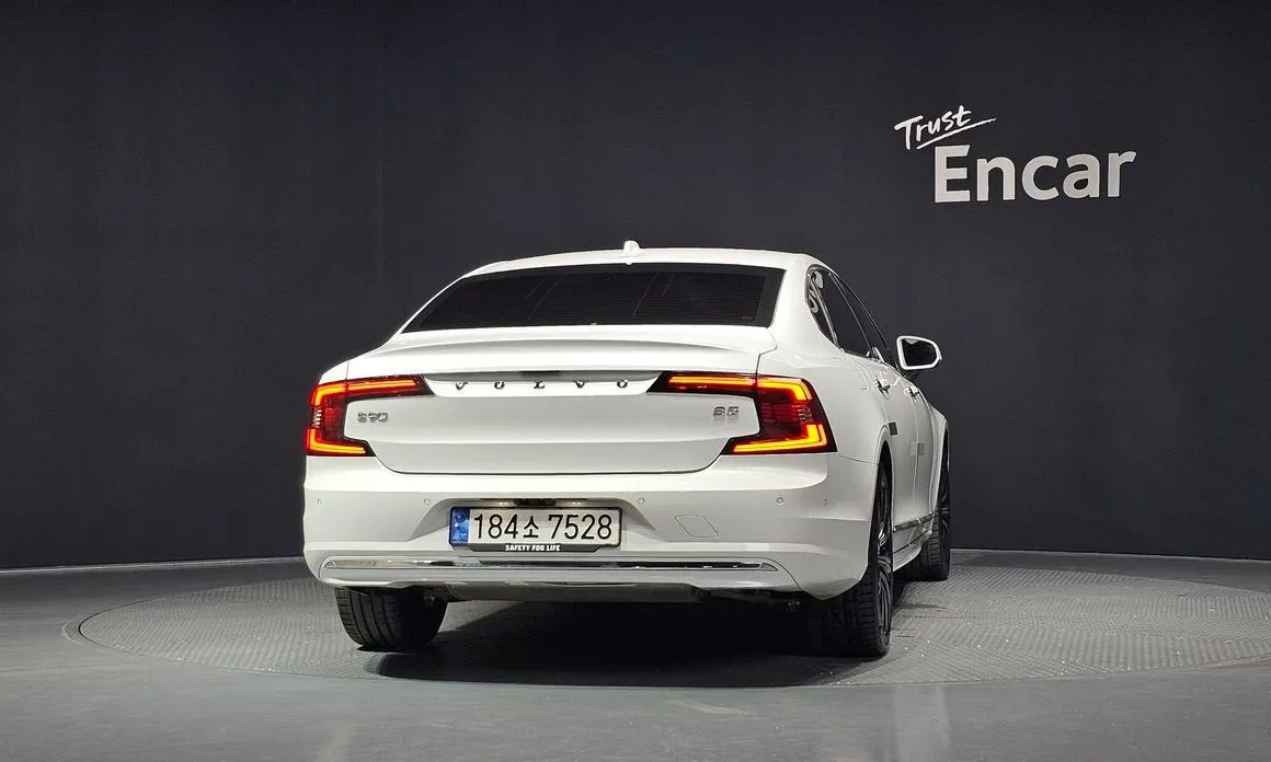 Volvo S90 2023 из KR, фото 5