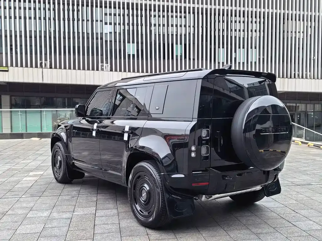 Land Rover Defender — фото 10