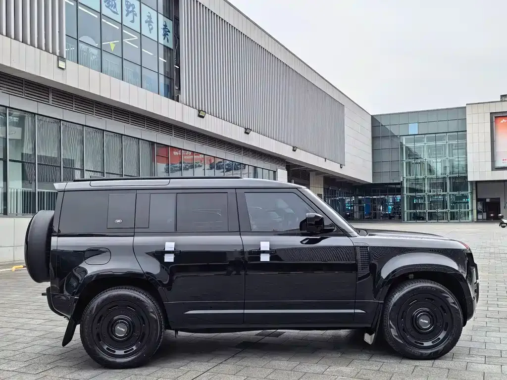 Land Rover Defender — фото 7