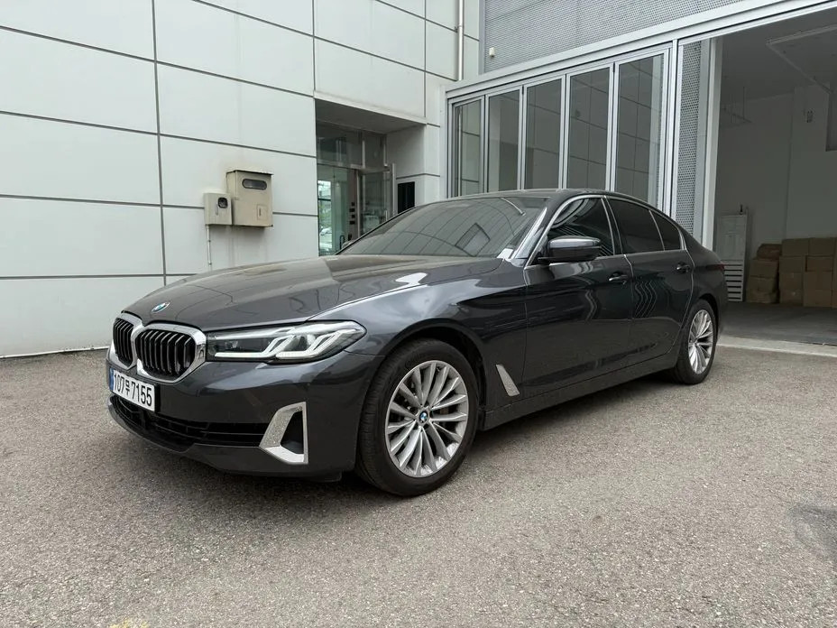 BMW 5-Series — фото 1
