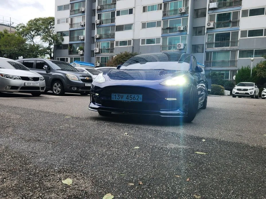 Tesla Model 3 — фото 1