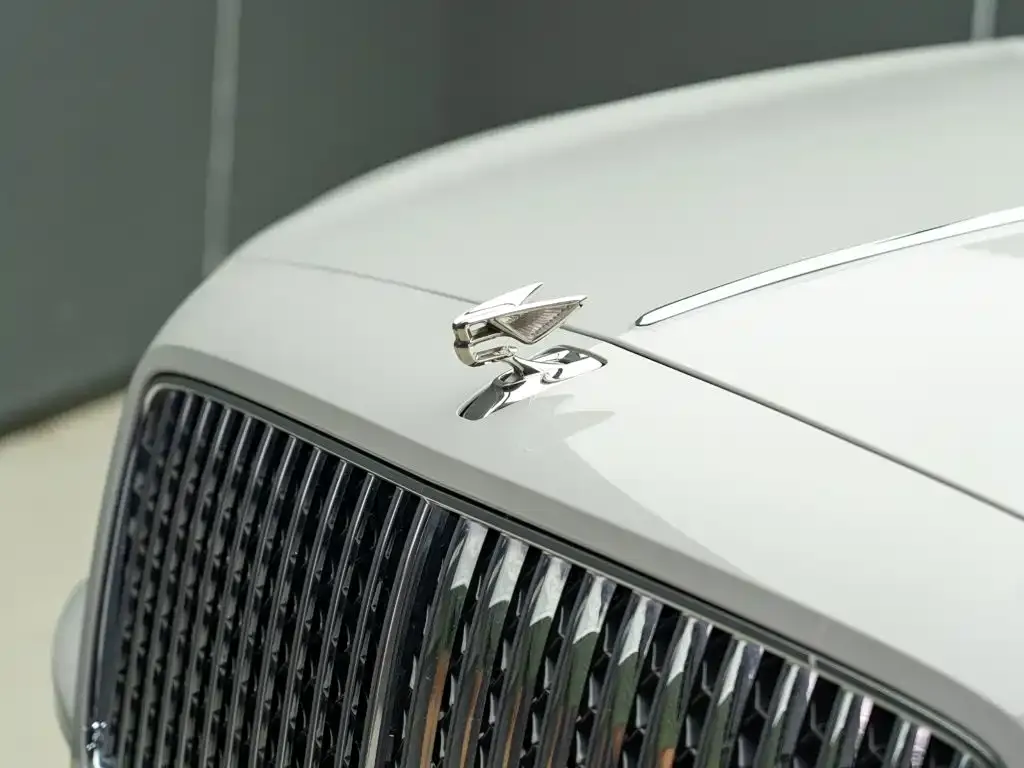 Bentley Flying Spur — фото 4