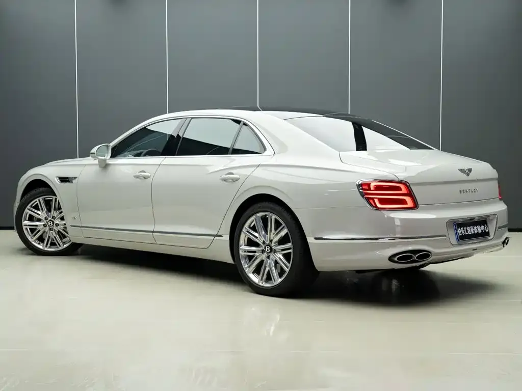 Bentley Flying Spur — фото 2