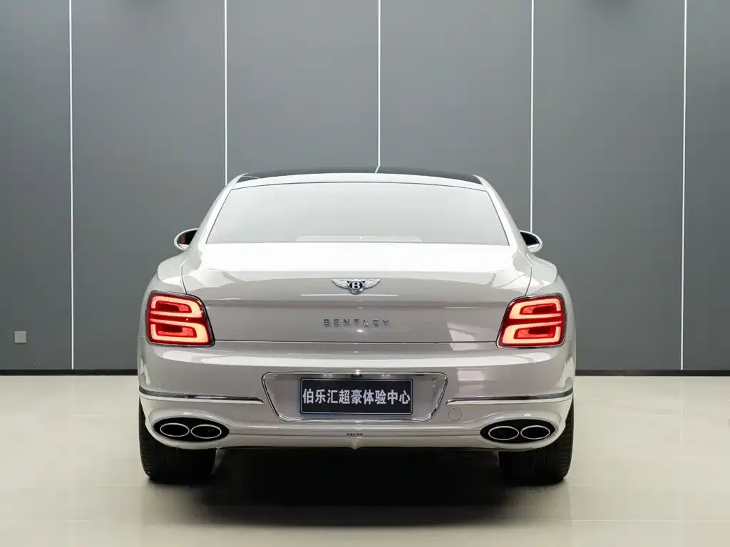 Bentley Flying Spur — фото 3