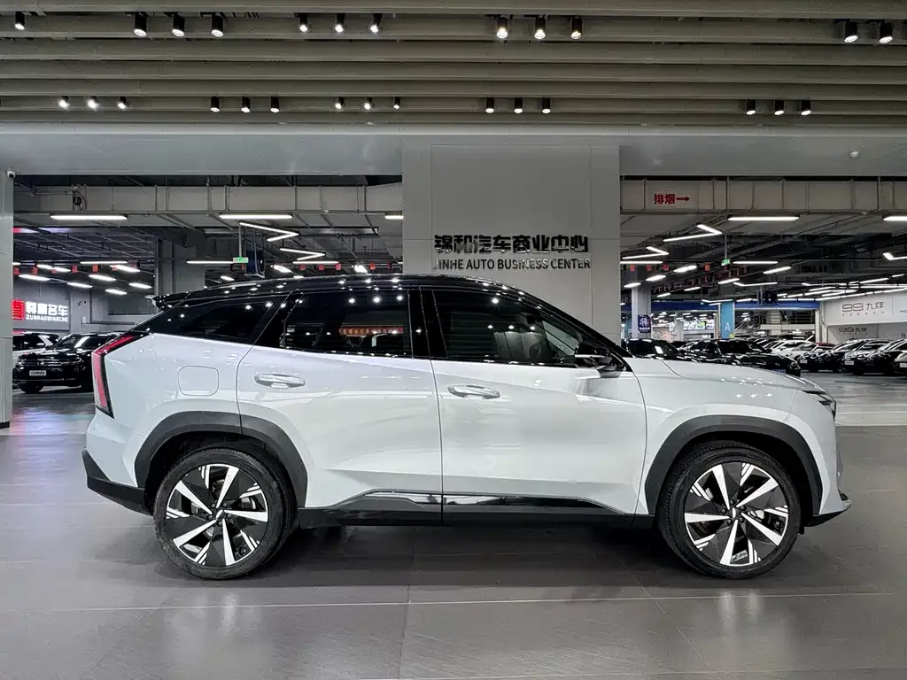 Geely Boyue L — фото 10