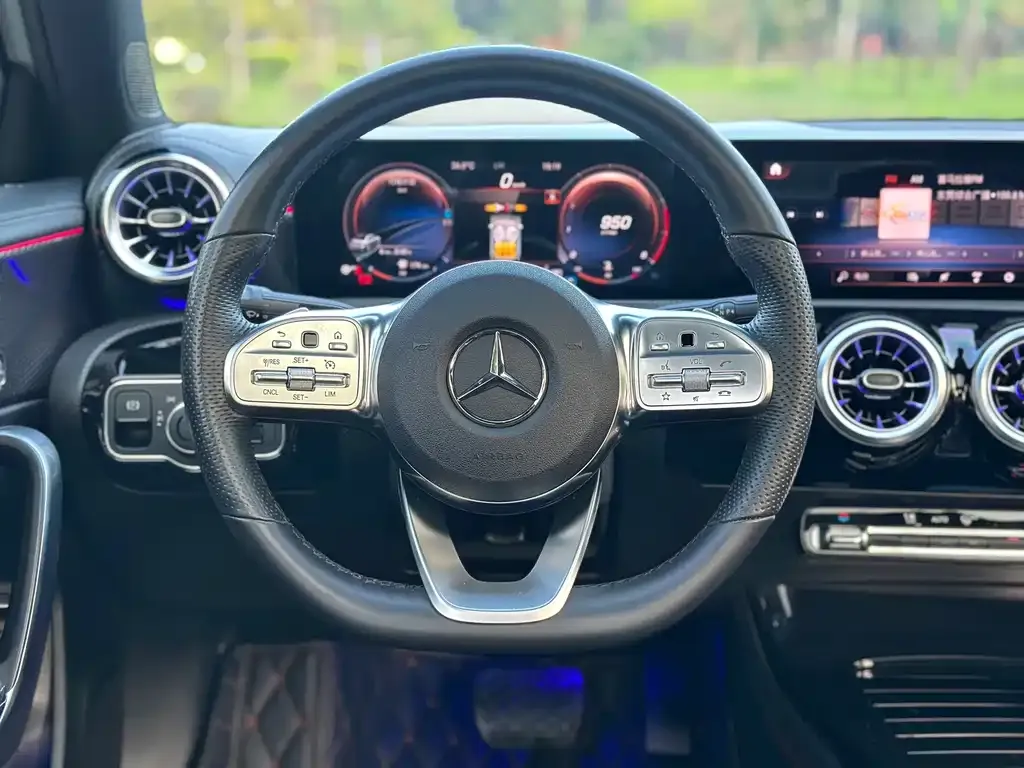 Mercedes-Benz A-Class — фото 2