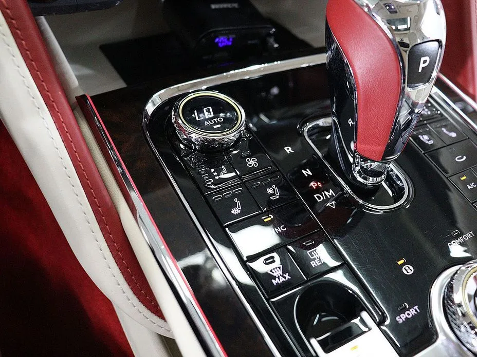 Bentley Flying Spur 2021 из KR, фото 5