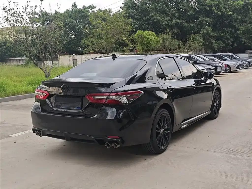 Toyota Camry — фото 6