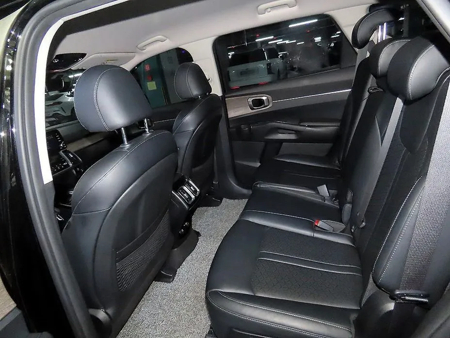 Kia Sorento — фото 9