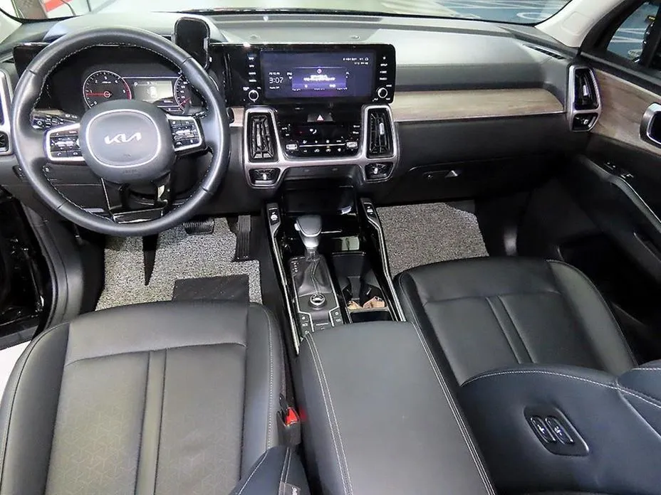 Kia Sorento — фото 7