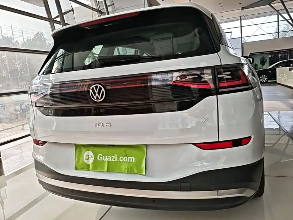Volkswagen ID.6 X — фото 10