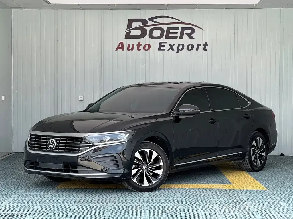 Volkswagen Passat — фото 1