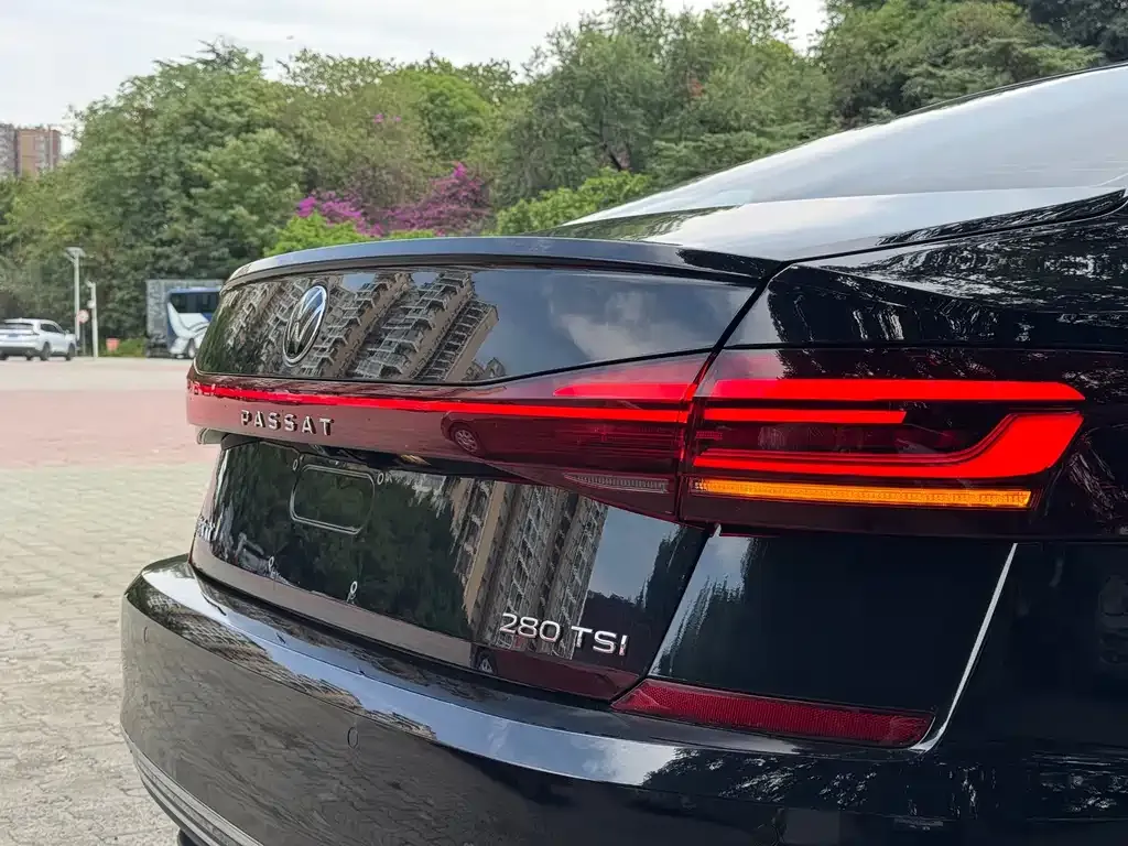 Volkswagen Passat — фото 6