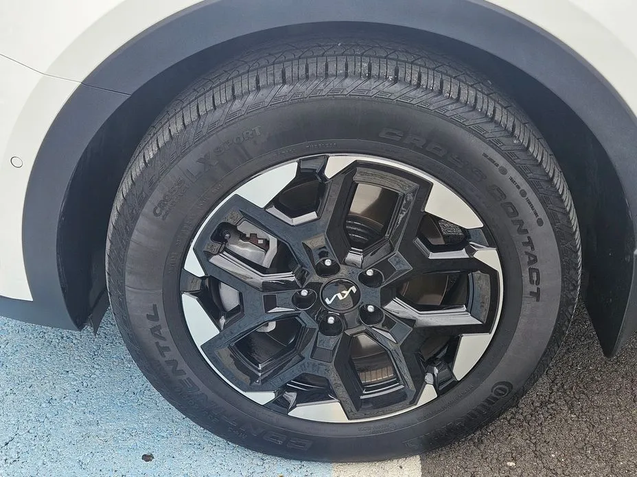 Kia Sorento — фото 9