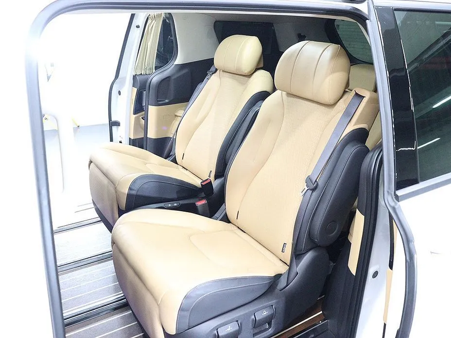 Kia Carnival — фото 10